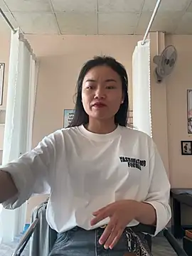 Chiipp69 online show from February 2026 05:09:01 AM