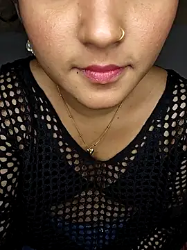 Snapshot of Saumyy chatting on February 2026 05:02:02 PM Saumyy online show from February 2026 05:02:02 PM