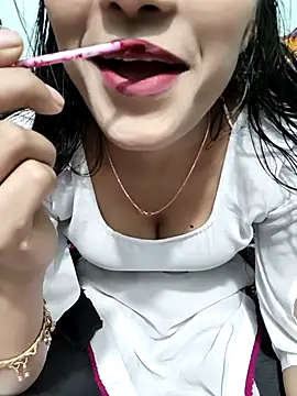 Yours-Zeenat online show from February 2026 07:03:02 PM