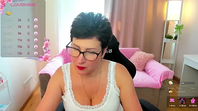 Snapshot of JennyMons chatting on June 2026 08:19:01 AM JennyMons online show from June 2026 08:19:01 AM