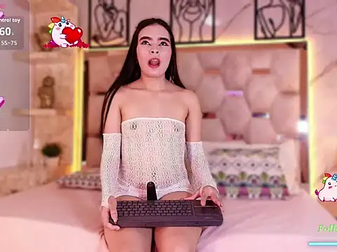 Sophieh Sweet online show from March 2026 10:18:01 PM