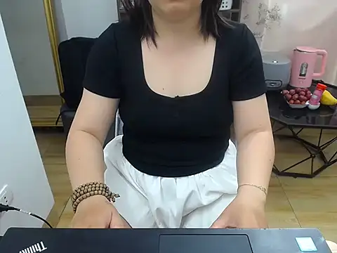 Coffee Milktea online show from May 2026 01:40:02 AM