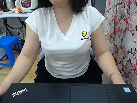 Snapshot of Coffee_Milktea chatting on February 2026 11:23:01 PM Coffee Milktea online show from February 2026 11:23:01 PM