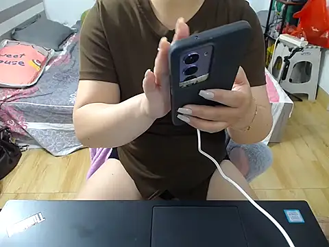 Coffee Milktea online show from May 2026 01:44:02 AM