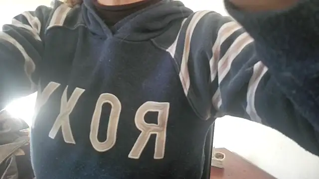 Filipasantoss1 online show from December 2025 03:12:01 PM