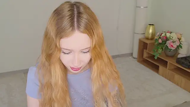 Snapshot of Zoe__Page chatting on February 2026 02:24:01 PM Zoe Page online show from February 2026 02:24:01 PM