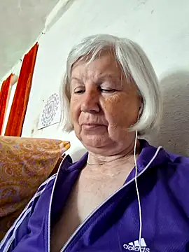 KlaudiaDarling online show from May 2026 10:43:02 AM