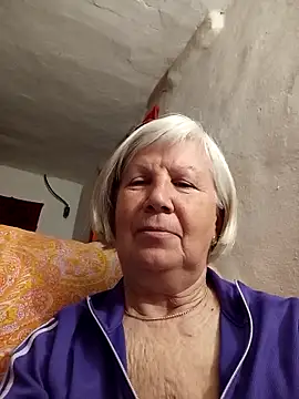 KlaudiaDarling online show from April 2026 07:43:02 PM