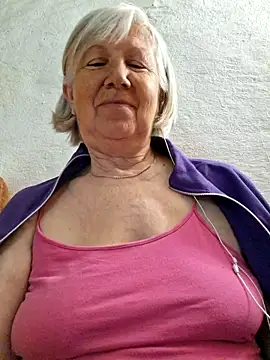 KlaudiaDarling online show from June 2026 02:33:01 PM
