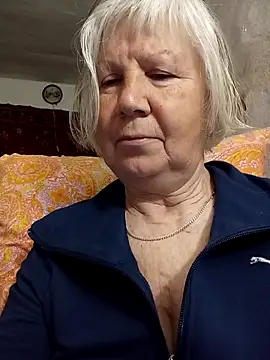 KlaudiaDarling online show from April 2026 07:31:02 PM