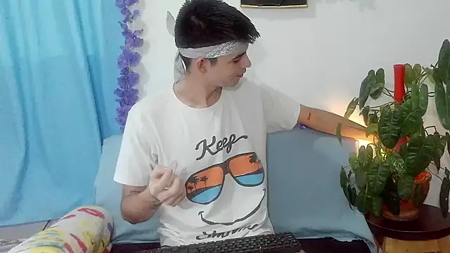 Snapshot of nico22love chatting on February 2026 03:25:02 PM nico22love online show from February 2026 03:25:02 PM