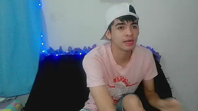 Snapshot of nico22love chatting on February 2026 12:10:02 PM nico22love online show from February 2026 12:10:02 PM