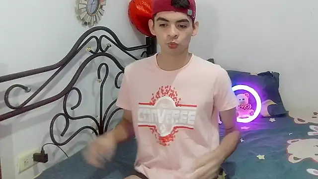 Snapshot of nico22love chatting on February 2026 03:56:01 PM nico22love online show from February 2026 03:56:01 PM