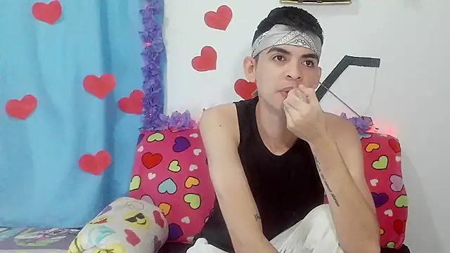 Snapshot of nico22love chatting on February 2026 03:33:02 PM nico22love online show from February 2026 03:33:02 PM