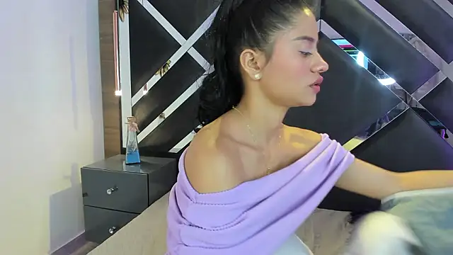 melody  sweet  online show from February 2026 07:37:01 PM