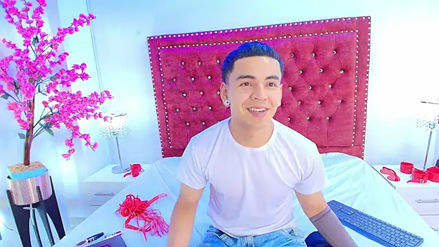 Jaden and sofia online show from March 2026 03:18:01 AM