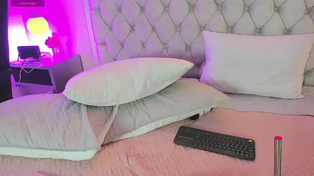 Chloe dolls18 online show from January 2026 07:40:01 PM