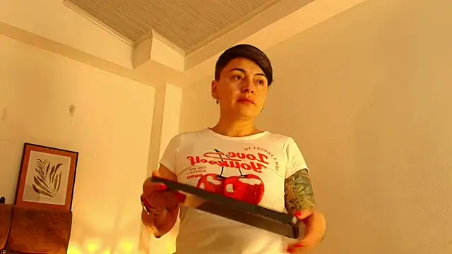 kat paradise online show from April 2026 11:44:02 AM