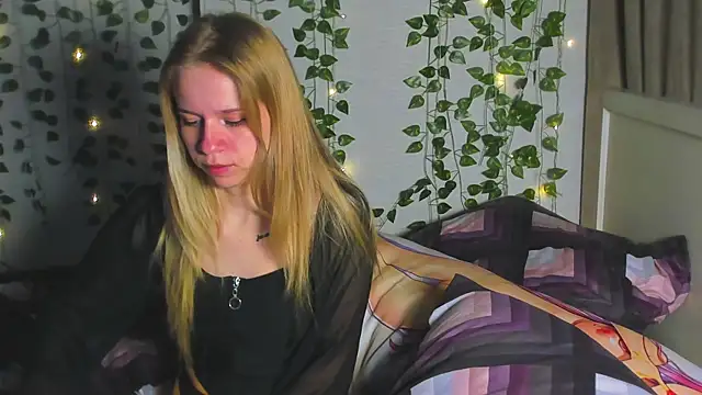 Cute Madam online show from January 2026 10:28:02 PM