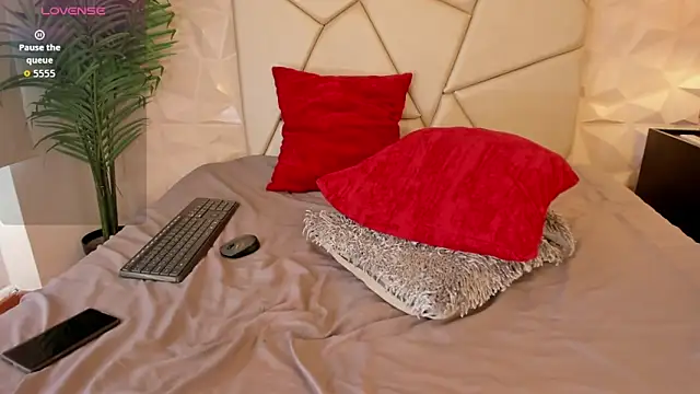 LittleZanee online show from January 2026 08:13:02 PM