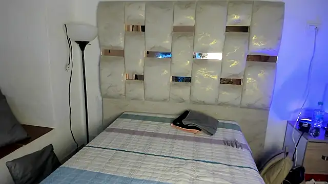 Silver Breeze online show from March 2026 06:48:01 PM