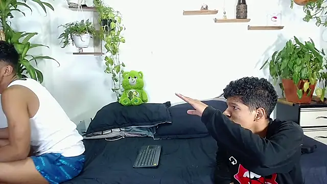 Interracial Snow Bunny online show from February 2026 11:15:01 PM