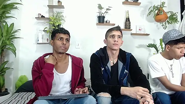 Interracial Snow Bunny online show from February 2026 11:26:01 PM