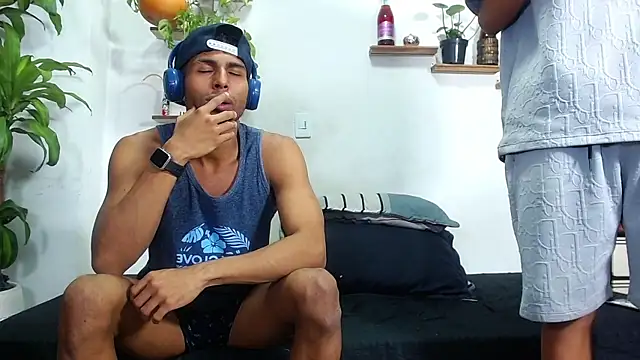 Interracial Snow Bunny online show from March 2026 11:10:02 PM