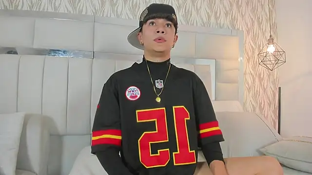 imxxjoel online show from February 2026 04:01:01 AM