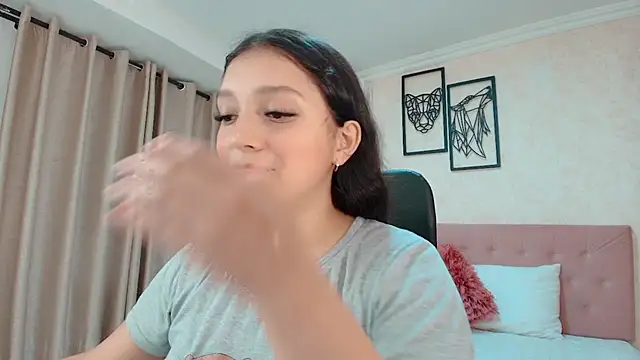 Snapshot of littlemolly_walcott chatting on July 2026 10:53:02 PM littlemolly walcott online show from July 2026 10:53:02 PM