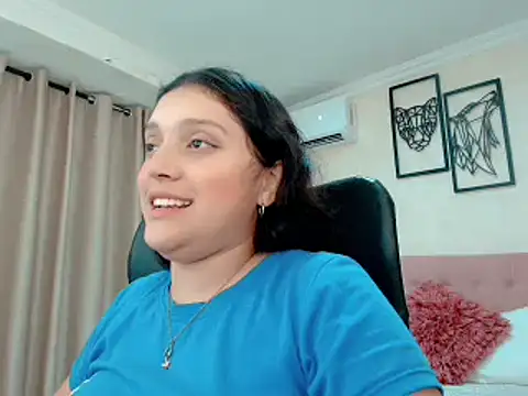 littlemolly walcott online show from March 2026 12:25:01 AM