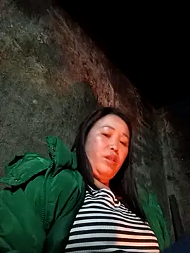 dakota-kis online show from February 2026 12:36:02 PM