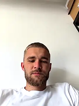 Benjamiinlt online show from May 2026 12:09:02 PM