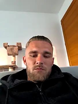 Benjamiinlt online show from April 2026 06:34:01 PM