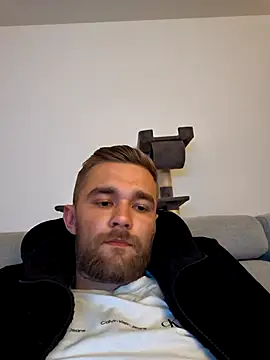 Benjamiinlt online show from April 2026 07:26:02 PM