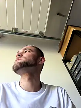 Benjamiinlt online show from April 2026 04:36:02 PM