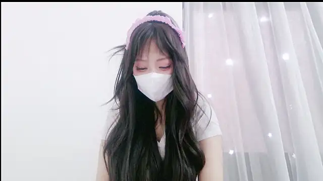 Girl-wets online show from February 2026 08:52:01 AM