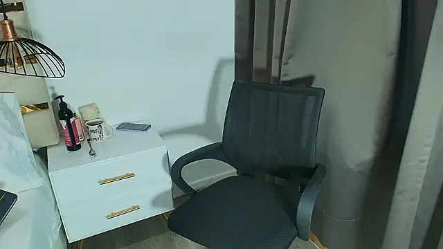 Noelle Minx online show from March 2026 06:46:01 PM