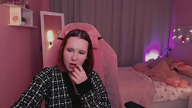 Haya Harareet online show from January 2026 01:12:02 AM