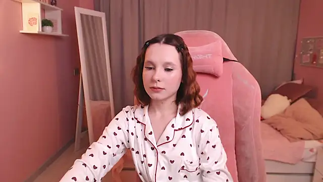 Haya Harareet online show from February 2026 01:12:01 AM