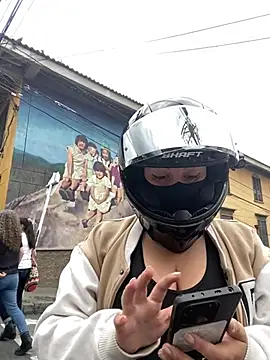 Scarlet auraa online show from February 2026 09:15:01 PM