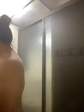 Scarlet auraa online show from April 2026 05:25:01 PM