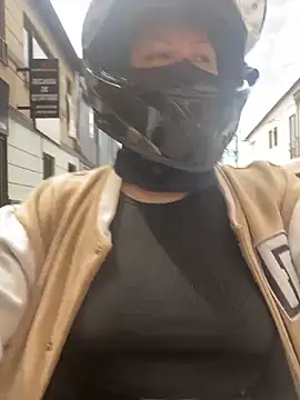 Scarlet auraa online show from February 2026 06:19:01 PM