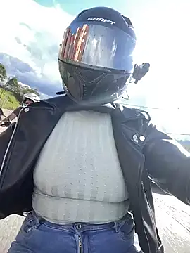 Scarlet auraa online show from March 2026 09:06:01 PM