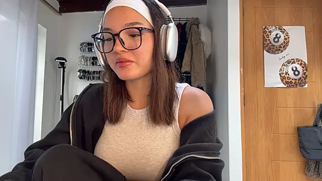 LubaLadeau online show from January 2026 01:25:02 PM