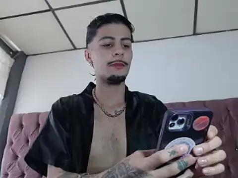 Snapshot of levconnor chatting on January 2026 03:48:02 PM levconnor online show from January 2026 03:48:02 PM