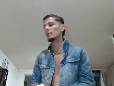 Snapshot of levconnor chatting on March 2026 06:03:01 AM levconnor online show from March 2026 06:03:01 AM