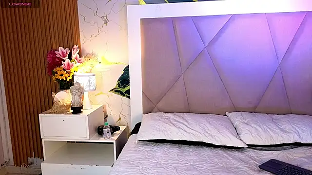 Sienna Desiree online show from May 2026 11:20:01 AM