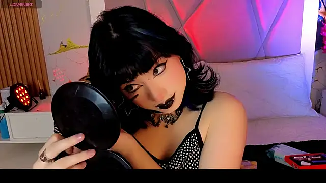 Sienna Desiree online show from April 2026 02:57:01 PM