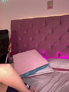 Snapshot of kitty_whitte chatting on January 2026 08:23:01 PM kitty whitte online show from January 2026 08:23:01 PM